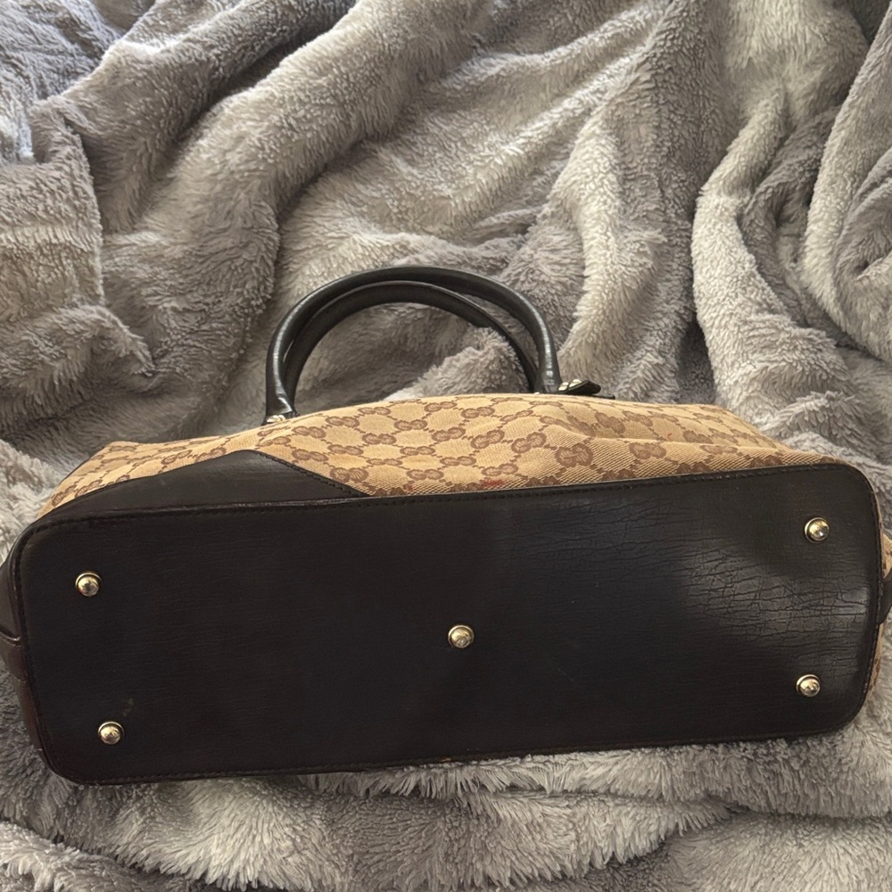 Gucci Tan and Black Signature Tote - Picture 3 of 12